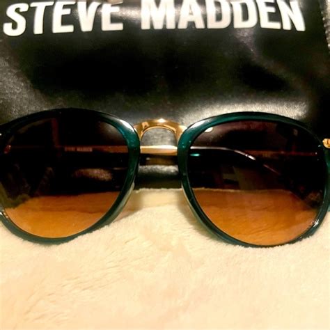 steve madden hot tamale sunglasses.